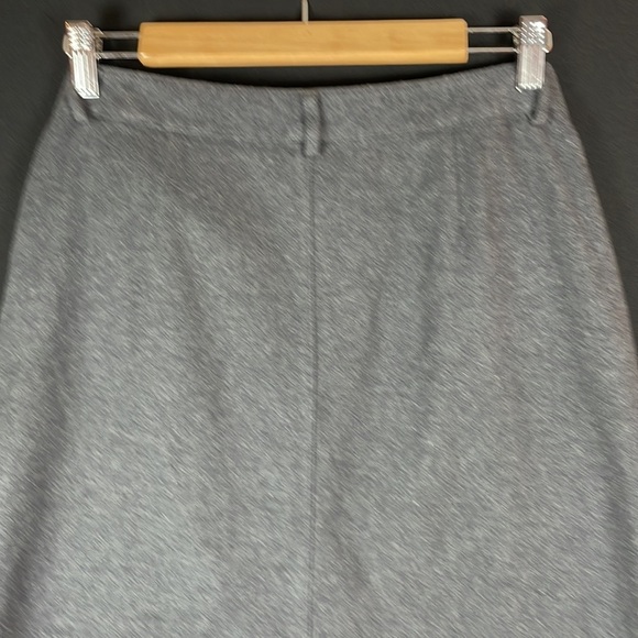 L. L. Bean women’s classic straight size 4 petite skirt, fully lined with pocket - Picture 5 of 11